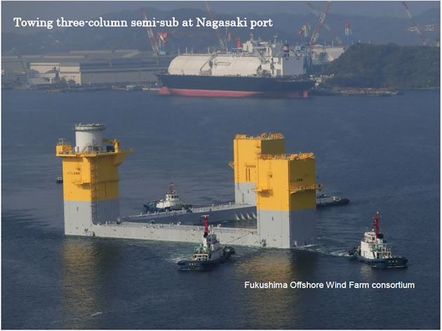 [Photo]Towing three-column semi-sub at Nagasaki port